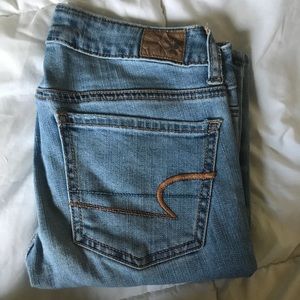 Light Wash American Eagle Jeggings